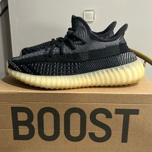 Selling Yeezy Boost 350 V2